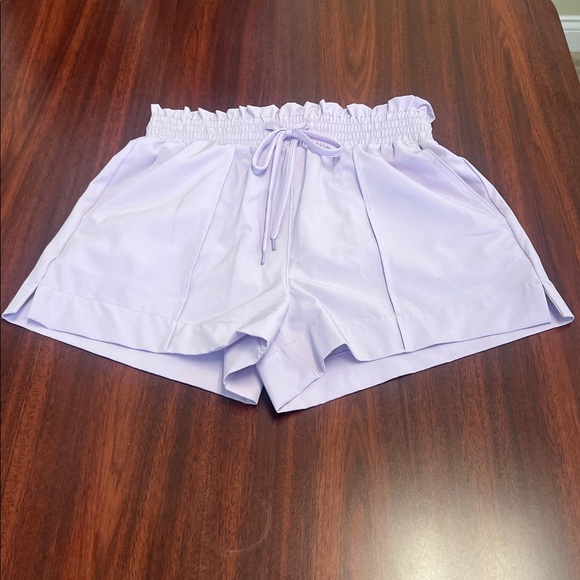 EUC No boundaries Lilac shorts with pockets - Picture 1 of 4